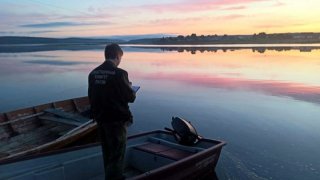 Погибли трое: перевернулась лодка со 110 кг стройматериалов в Варзуге