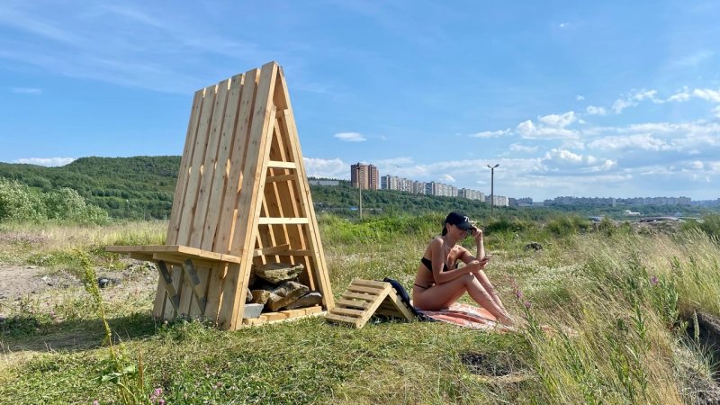 Новый необычный пляж появился в Мурманске Новый необычный пляж появился в Мурманске