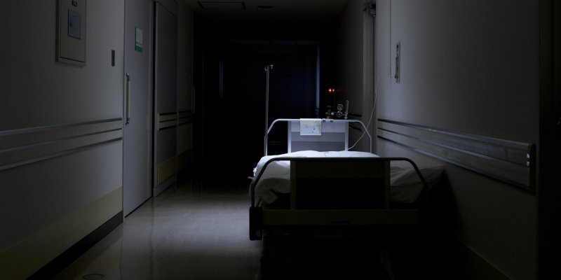 Пациент больницы устроил ночью дебош в Мурманске Пациент больницы устроил ночью дебош в Мурманске