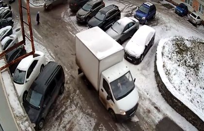 Грузовик задавил старушку в Североморске
