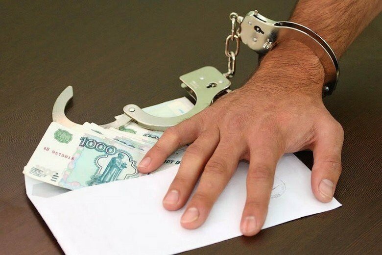 Взятку сотруднику колонии хотел дать заключенный в Мурманске