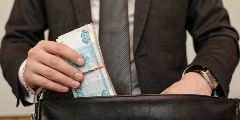Адвокат-мошенник обокрал 23 клиента: уголовное дело передано в суд Мурманска