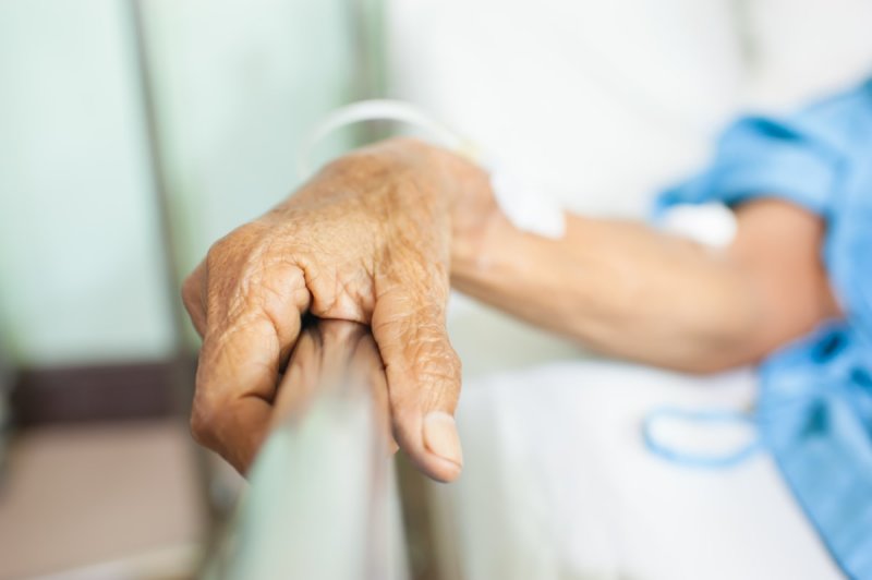Больше всего заболевших Covid-19 - пенсионеры 65+ в Мурманской области