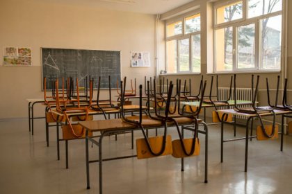 На внеплановые каникулы отправили школьников в Апатитах