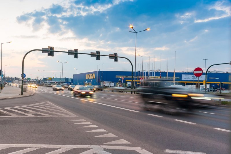 IKEA приостановила работу в России