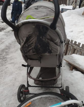 Детские коляски горели в подъезде дома в Сафоново Детские коляски горели в подъезде дома в Сафоново