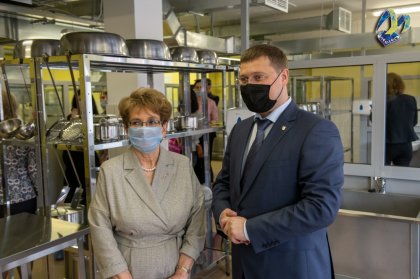 «Мы с особой тщательностью подошли к планировке пространства детского сада. Постарались сделать все возможное, чтобы здесь было комфортно всем, в том числе и детям с ограниченными возможностями здоровья», - отметил Юрий Сердечкин.