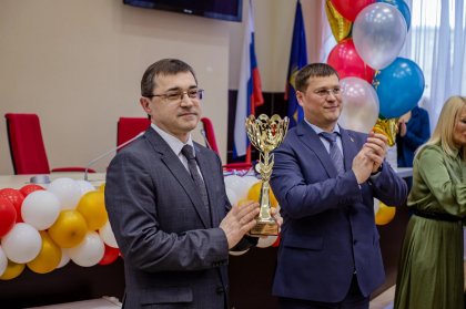 «В Мурманске на очной форме обучается свыше 12 тысяч студентов. Сегодня здесь представлены лучшие из лучших», – рассказал Юрий Сердечкин.