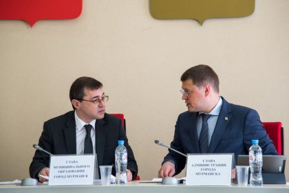 «Для города-героя Мурманска эта профессия – особо почитаемая. Идея была озвучена на одном из заседаний Общественного совета. Предложение поддержали почетные граждане и общественники», - отметил Игорь Морарь.
