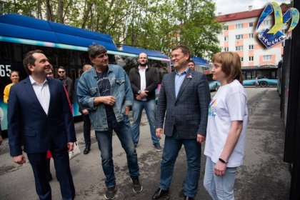 «Такие машины действительно будут делать поездки для мурманчан не только более комфортными, но и безопасными», - отметил Юрий Сердечкин.