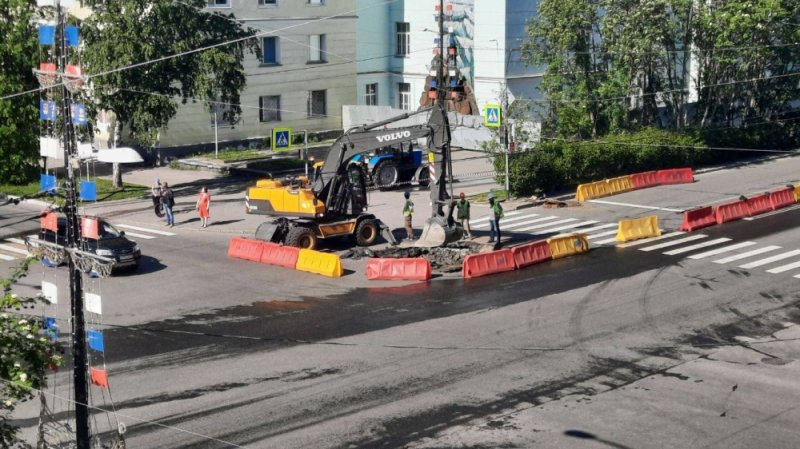 Сильно сужена дорога на Ленина в Мурманске