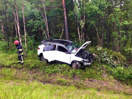 Пострадал ребенок: машина перевернулась на «ленинградке» в Мурманске Пострадал ребенок: машина перевернулась на «ленинградке» в Мурманске
