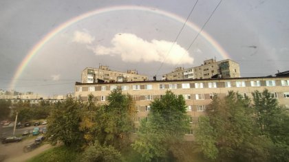 Сотни фотографий двойной радуги опубликовали мурманчане