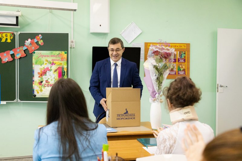 1 сентября началось с мороженого для учеников мурманской школы №27 1 сентября началось с мороженого для учеников мурманской школы №27