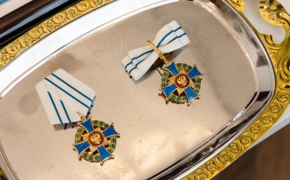 Утверждены единовременные денежные выплаты для матерей-героинь в Заполярье
