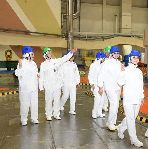 Кольскую АЭС посетили лучшие работники Госкорпорации «Росатом» Кольскую АЭС посетили лучшие работники Госкорпорации «Росатом»
