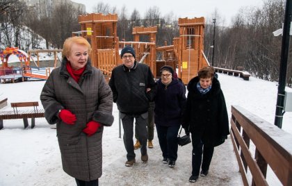 Новый мурманский сквер на озере Среднем оценили заслуженные северяне Новый мурманский сквер на озере Среднем оценили заслуженные северяне