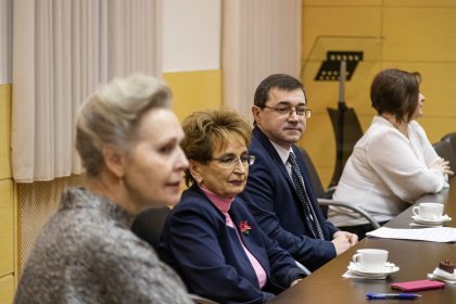 Игорь Морарь: «Желаю ребятам новых побед и упорства в исследованиях. Вы – золотой фонд города-героя Мурманска». Игорь Морарь: «Желаю ребятам новых побед и упорства в исследованиях. Вы – золотой фонд города-героя Мурманска».