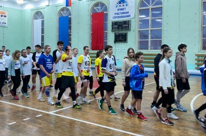 «Лучший результат в двоеборье среди девушек показала Анна Безденежных, обучающаяся в Мурманском колледже экономики и информационных технологий. Среди юношей — Александр Утробин, студент Мурманского строительного колледжа имени Момота», - рассказали в мэрии. «Лучший результат в двоеборье среди девушек показала Анна Безденежных, обучающаяся в Мурманском колледже экономики и информационных технологий. Среди юношей — Александр Утробин, студент Мурманского строительного колледжа имени Момота», - рассказали в мэрии.