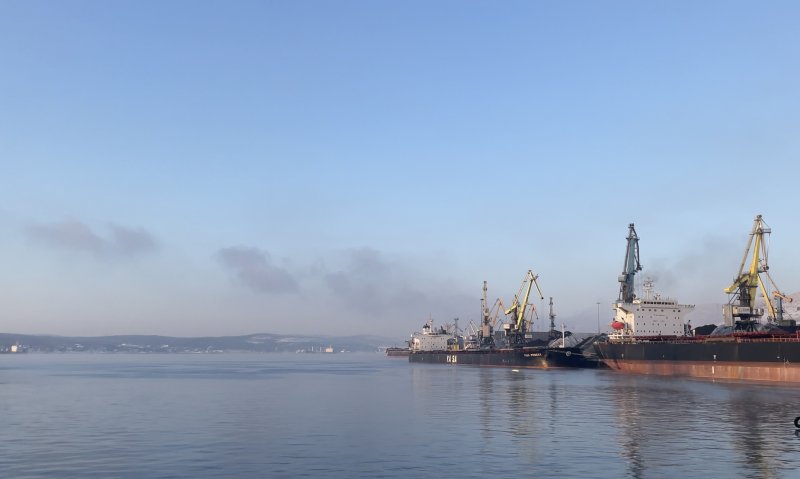 Погода помешала вывести «Адмирал Кузнецов» из дока Погода помешала вывести «Адмирал Кузнецов» из дока