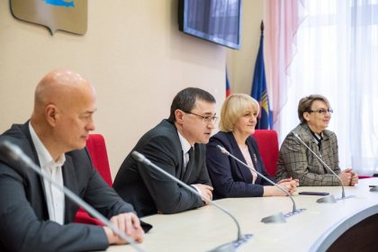 Игорь Морарь: «Еще больше горожан смогут улучшить свои жилищные условия, а это стимул остаться в Мурманске». Игорь Морарь: «Еще больше горожан смогут улучшить свои жилищные условия, а это стимул остаться в Мурманске».