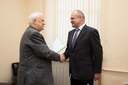 Андрей Сысоев: «У Владимира Ильича уникальный опыт руководителя, и его точка зрения всегда имеет для меня особое значение». Андрей Сысоев: «У Владимира Ильича уникальный опыт руководителя, и его точка зрения всегда имеет для меня особое значение».