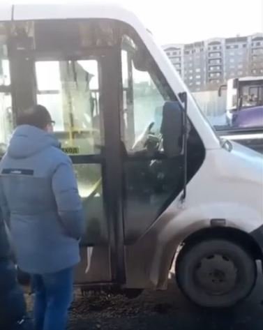 Перцовый баллончик распылил в маршрутке житель Мурманска Перцовый баллончик распылил в маршрутке житель Мурманска