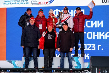 Финальный этап Кубка России по лыжным гонкам: победителям и призерам вручили награды в Кировске