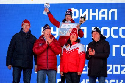 Финальный этап Кубка России по лыжным гонкам: победителям и призерам вручили награды в Кировске
