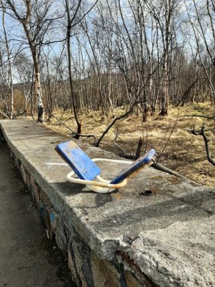 Полуразрушены многие детские игровые и спортплощадки в Североморске