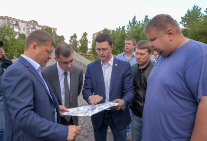В центре Мурманска ремонтируют дворы В центре Мурманска ремонтируют дворы