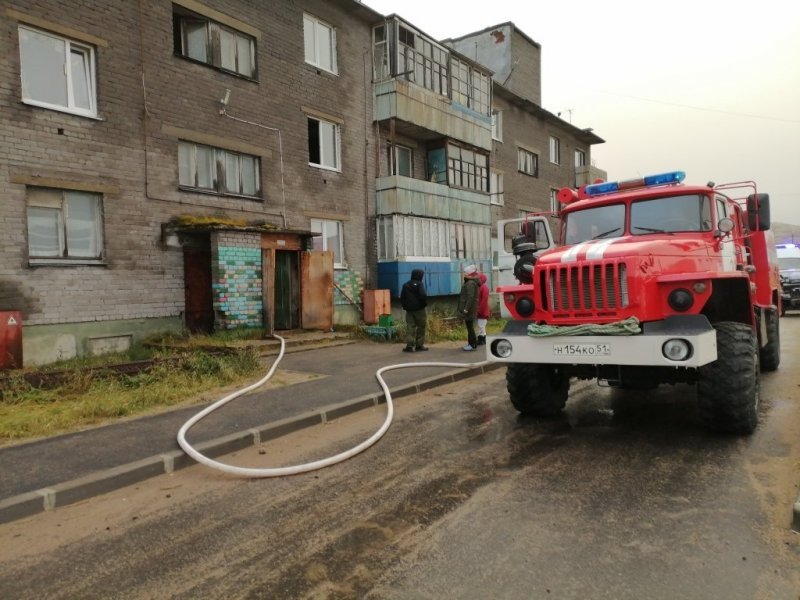 Обгорела квартира в доме в Териберке
