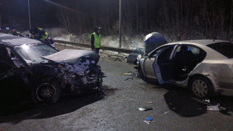 Четверо получили травмы в аварии в районе Кольского моста 