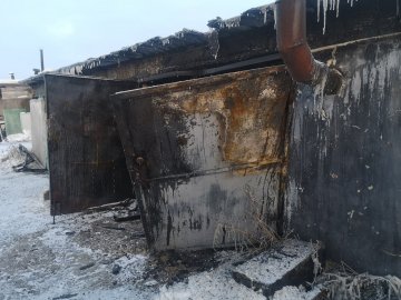 В Оленегорске обокрал гараж друга и поджег его, чтобы скрыть следы В Оленегорске обокрал гараж друга и поджег его, чтобы скрыть следы