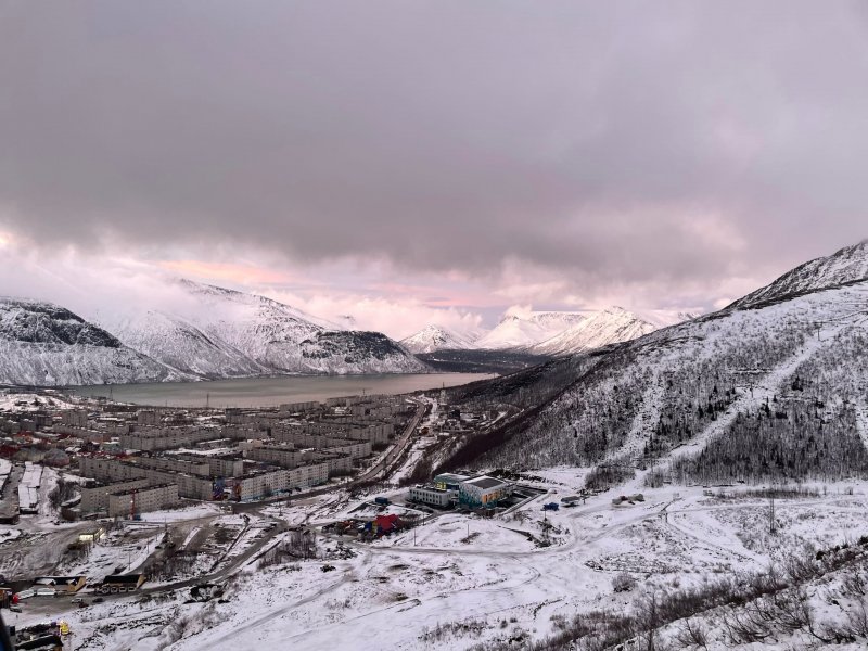 Лавины спустят с горы Айкуайвенчорр в Кировске Лавины спустят с горы Айкуайвенчорр в Кировске