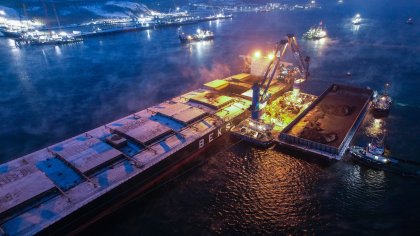 Комбинированную партию груза обработали в Мурманском морском торговом порту