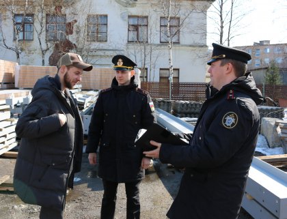 Уклонистов искали на стройплощадках Мурманска Уклонистов искали на стройплощадках Мурманска