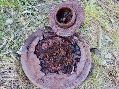 Предмет, похожий на мину, нашли в гаражах Сафоново Предмет, похожий на мину, нашли в гаражах Сафоново
