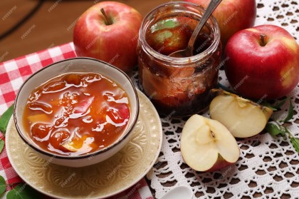 Янтарный цвет и незабываемый вкус: варенье с особым сиропом — подходит для яблок и груш Янтарный цвет и незабываемый вкус: варенье с особым сиропом — подходит для яблок и груш