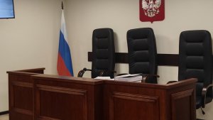 Разгневанный отказом 60-летний кандалакшанин ночью устроил расправу над знакомой — дело в суде