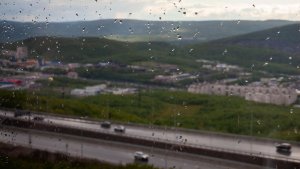 В Мурманске жильцы заливаемой дождями квартиры дома на Радищева пригрозили написать Бастрыкину