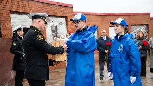Символ памяти: частицу священного пламени из Заполярья передали для акции «Огненные картины войны»
