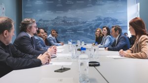 Полезные ископаемые и Севморпуть: в Мурманске прошла встреча губернатора с делегацией из Индии