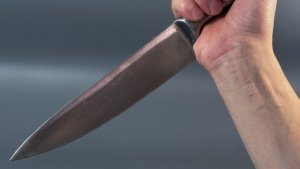 В Умбе раненый собутыльником сумел выбраться из квартиры на улицу и умер на глазах прохожих