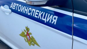 Поездка «на пару минут» стоила 5 тысяч: на парковке мурманской поликлиники поймали нарушителя с ребёнком