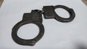 Свёрток в подлокотнике: в Апатитах задержали 38-летнего водителя-наркомана