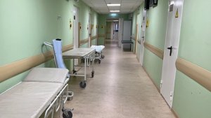 В Мурманске мужчина устроил застолье прямо в приемном покое больницы