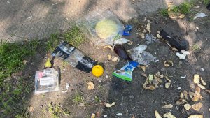 «Хочешь жить в свинарнике — я помогу»: жители Мурмашей грозят подкидывать мусор под двери нерадивым соседям