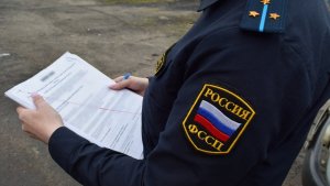 В Мурманске приставы заставили управляющую компанию отремонтировать разрушенный тротуар