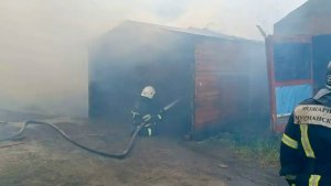 Уничтожено 6 боксов: в Молочном за день дважды горели гаражи
